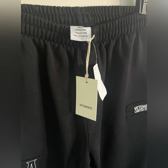 NEW Medium VETEMENTS BLACK graphic metal patch sweatpants joggers